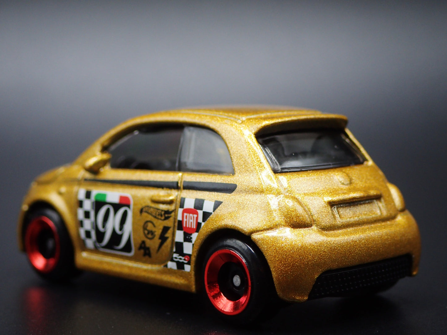 2020-2025 FIAT 500E 2 TWO DOOR GOLD 1/64 SCALE COLLECTIBLE DIECAST MODEL CAR