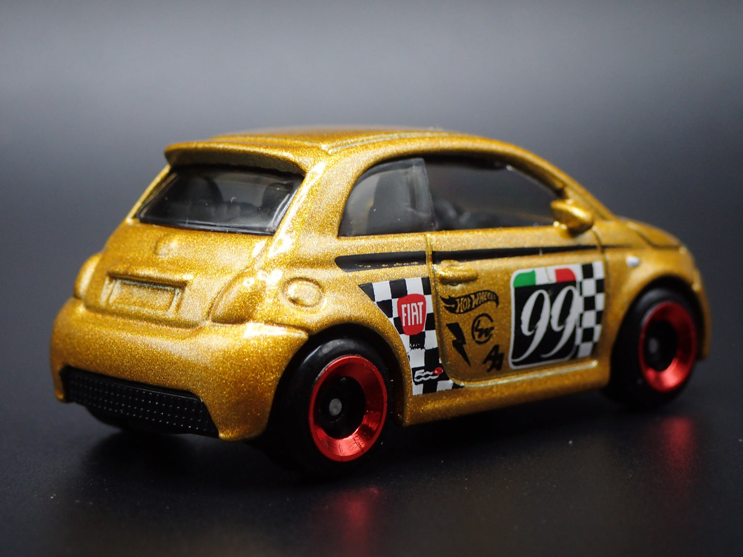 2020-2025 FIAT 500E 2 TWO DOOR GOLD 1/64 SCALE COLLECTIBLE DIECAST MODEL CAR