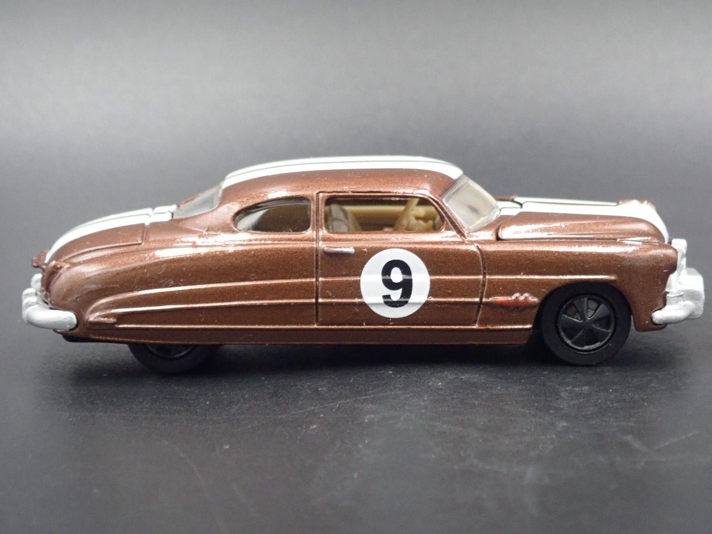 1951 51 HUDSON HORNET BROWN 1:64 SCALE COLLECTIBLE DIORAMA DIECAST MODEL CAR