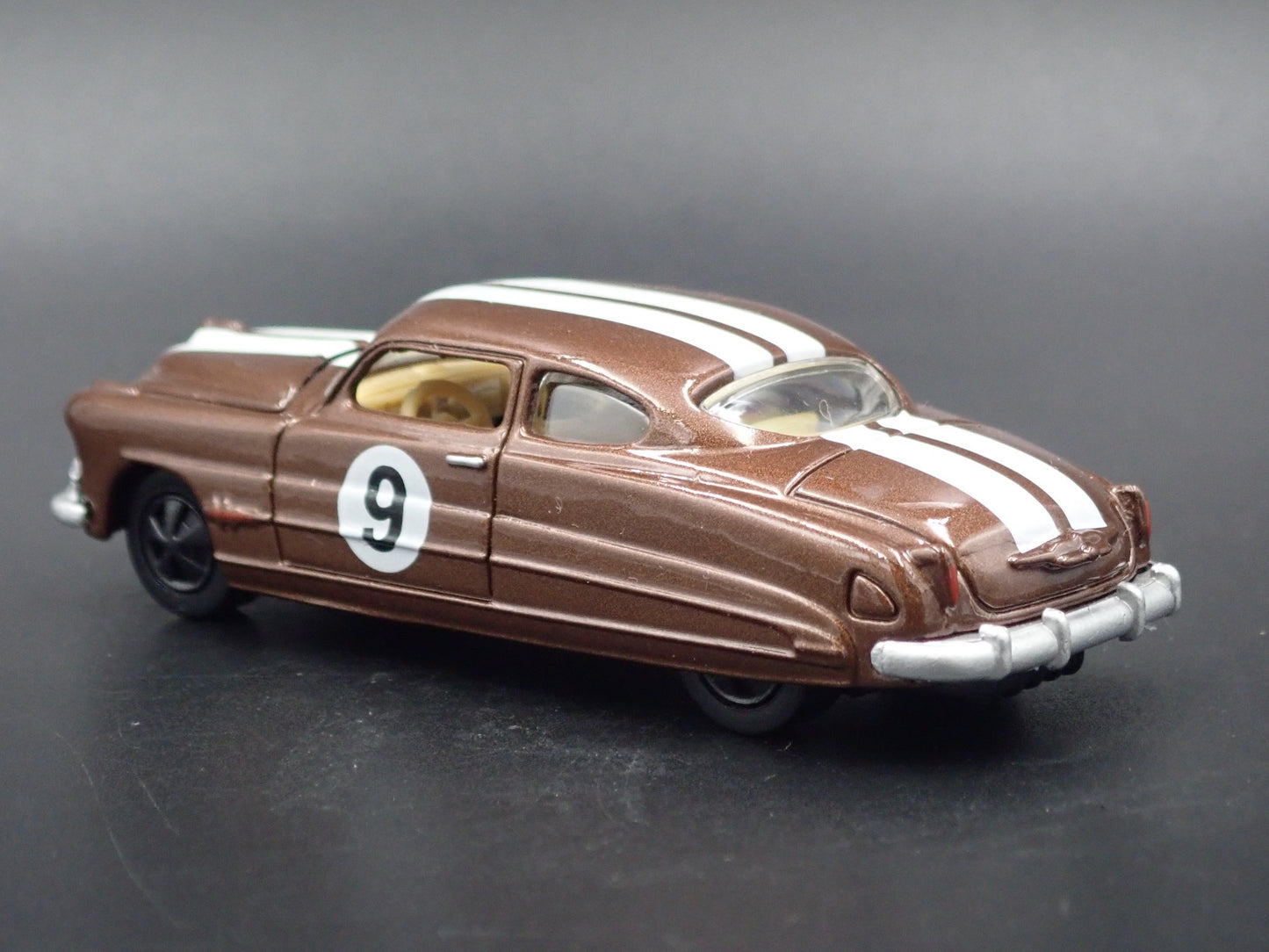 1951 51 HUDSON HORNET BROWN 1:64 SCALE COLLECTIBLE DIORAMA DIECAST MODEL CAR