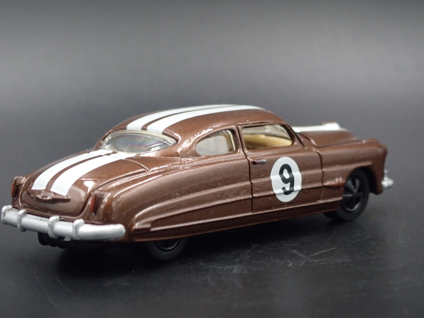 1951 51 HUDSON HORNET BROWN 1:64 SCALE COLLECTIBLE DIORAMA DIECAST MODEL CAR