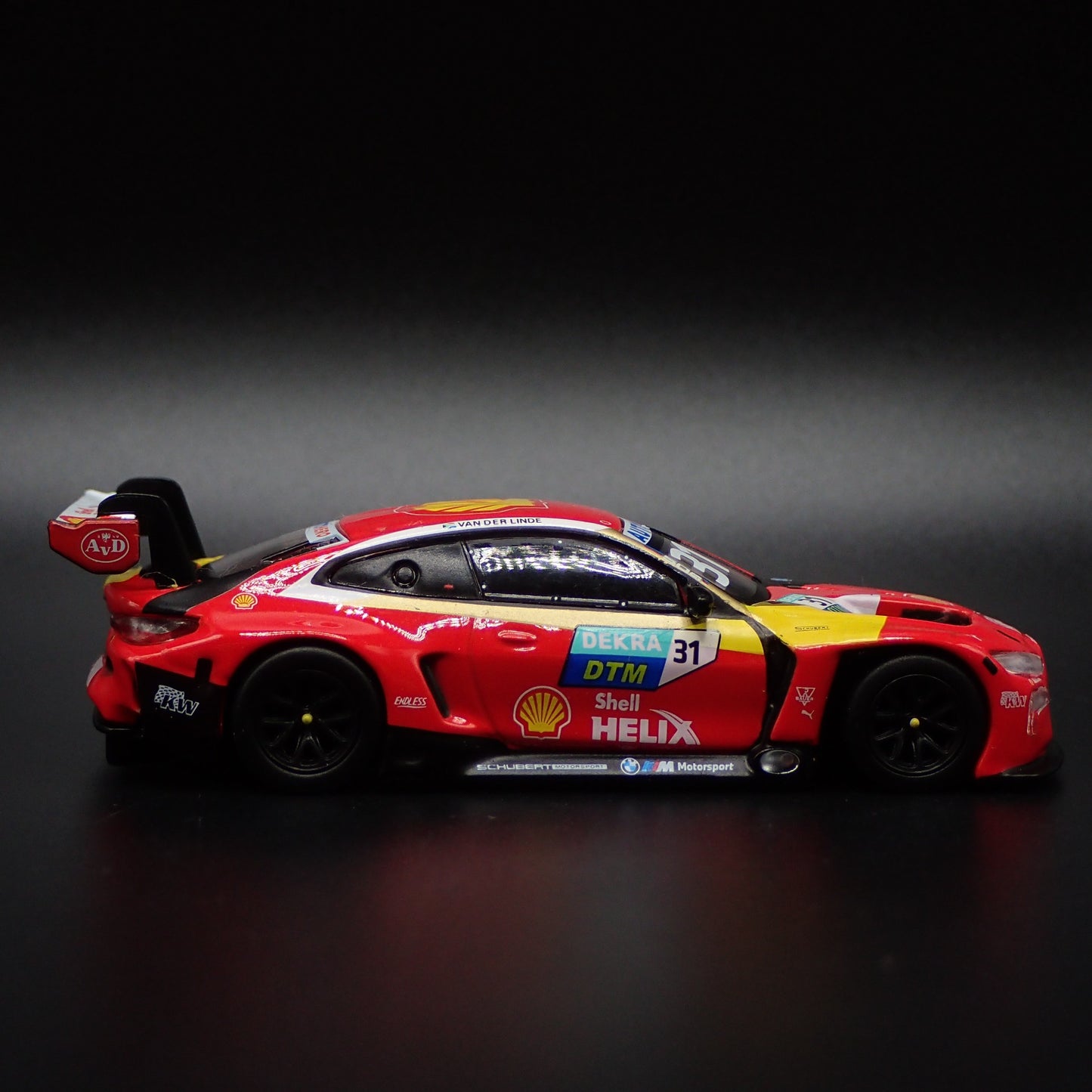 BMW M4 GT3 #31 2022 DTM CHAMPION SCHUBERT 1:64 SCALE DIORAMA DIECAST MODEL CAR