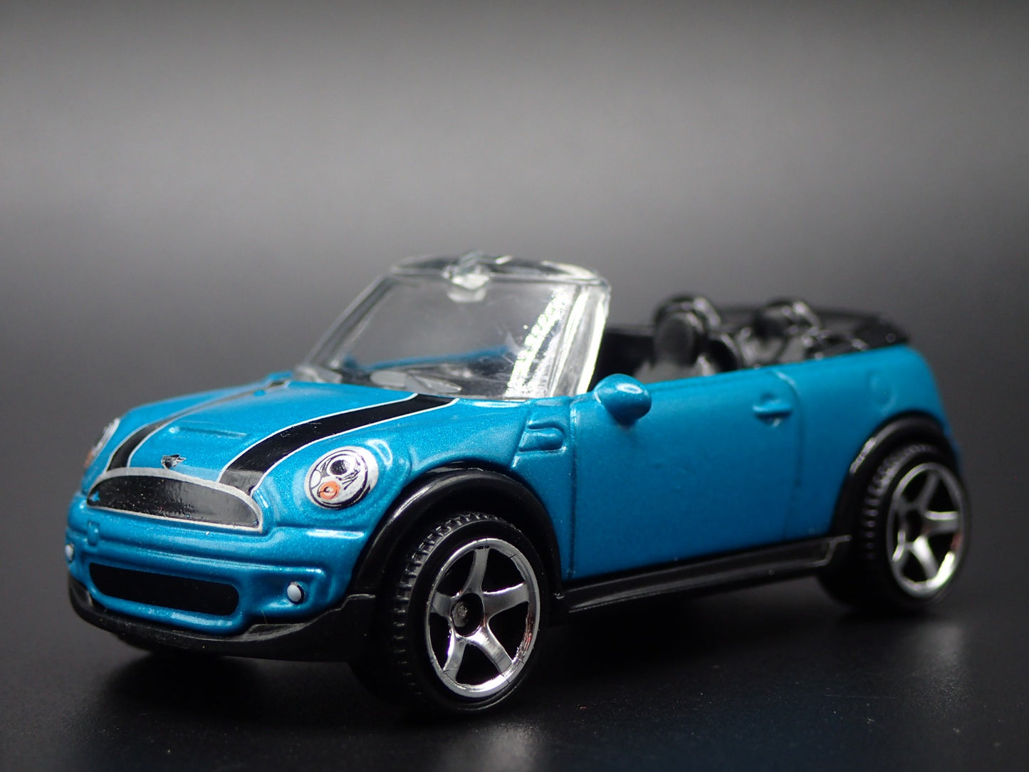 2009-2015 MINI COOPER S CONVERTIBLE BLUE 1:64 SCALE DIORAMA DIECAST MODEL CAR