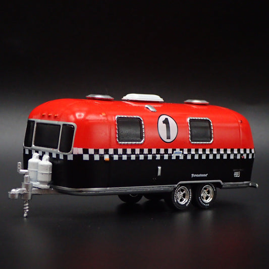 1971 AIRSTREAM LAND YACHT DOUBLE AXLE TRAILER CAMPER  1:64 DIORAMA DIECAST MODEL