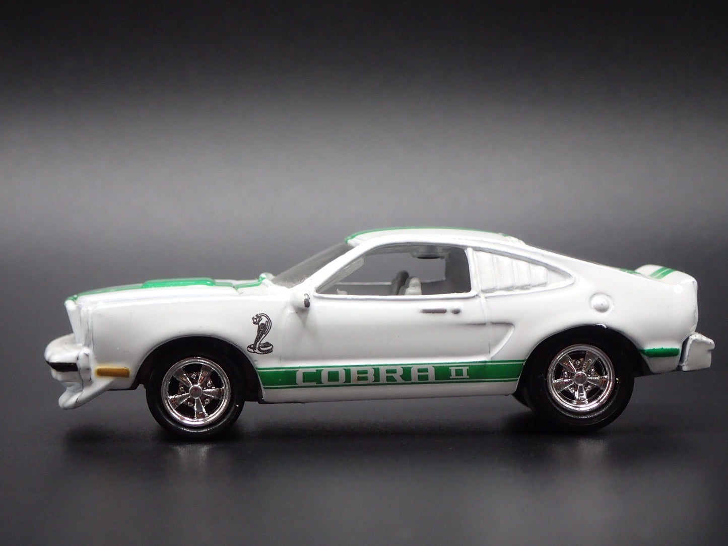 1976 76 FORD MUSTANG II KING COBRA II  1:64 SCALE COLLECTIBLE DIECAST MODEL CAR