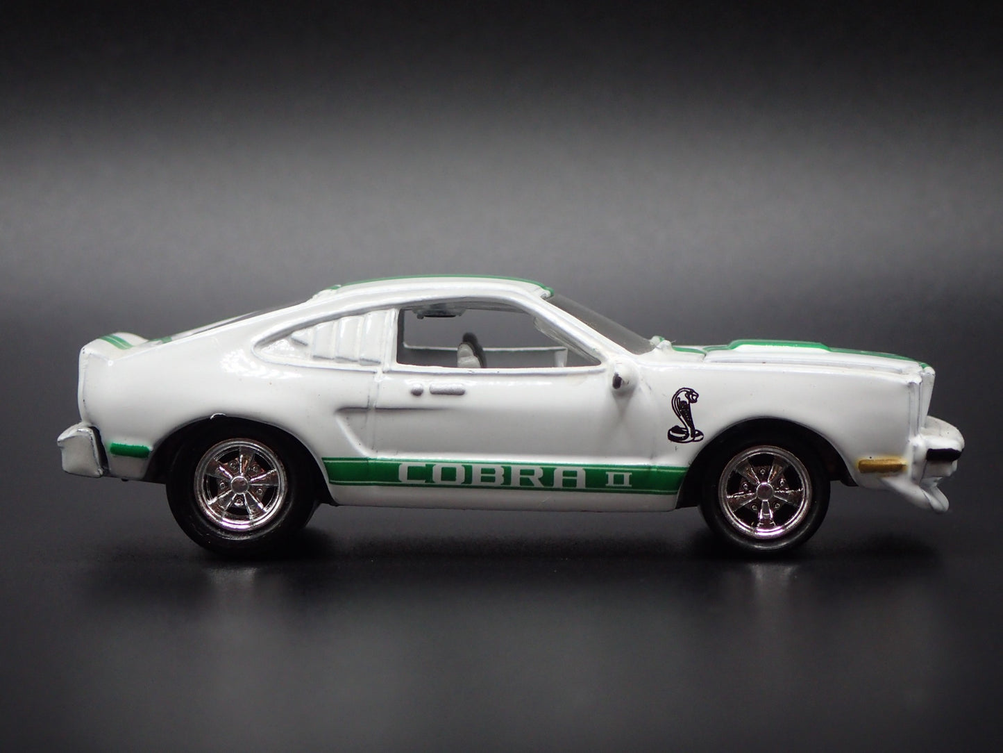 1976 76 FORD MUSTANG II KING COBRA II  1:64 SCALE COLLECTIBLE DIECAST MODEL CAR