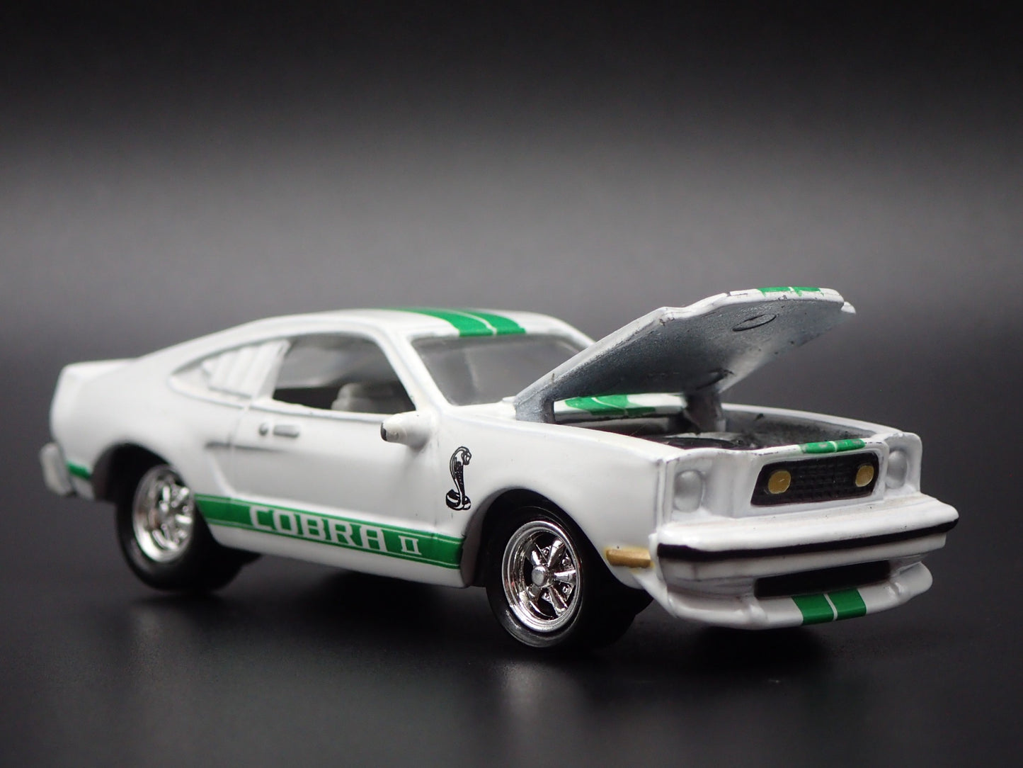 1976 76 FORD MUSTANG II KING COBRA II  1:64 SCALE COLLECTIBLE DIECAST MODEL CAR