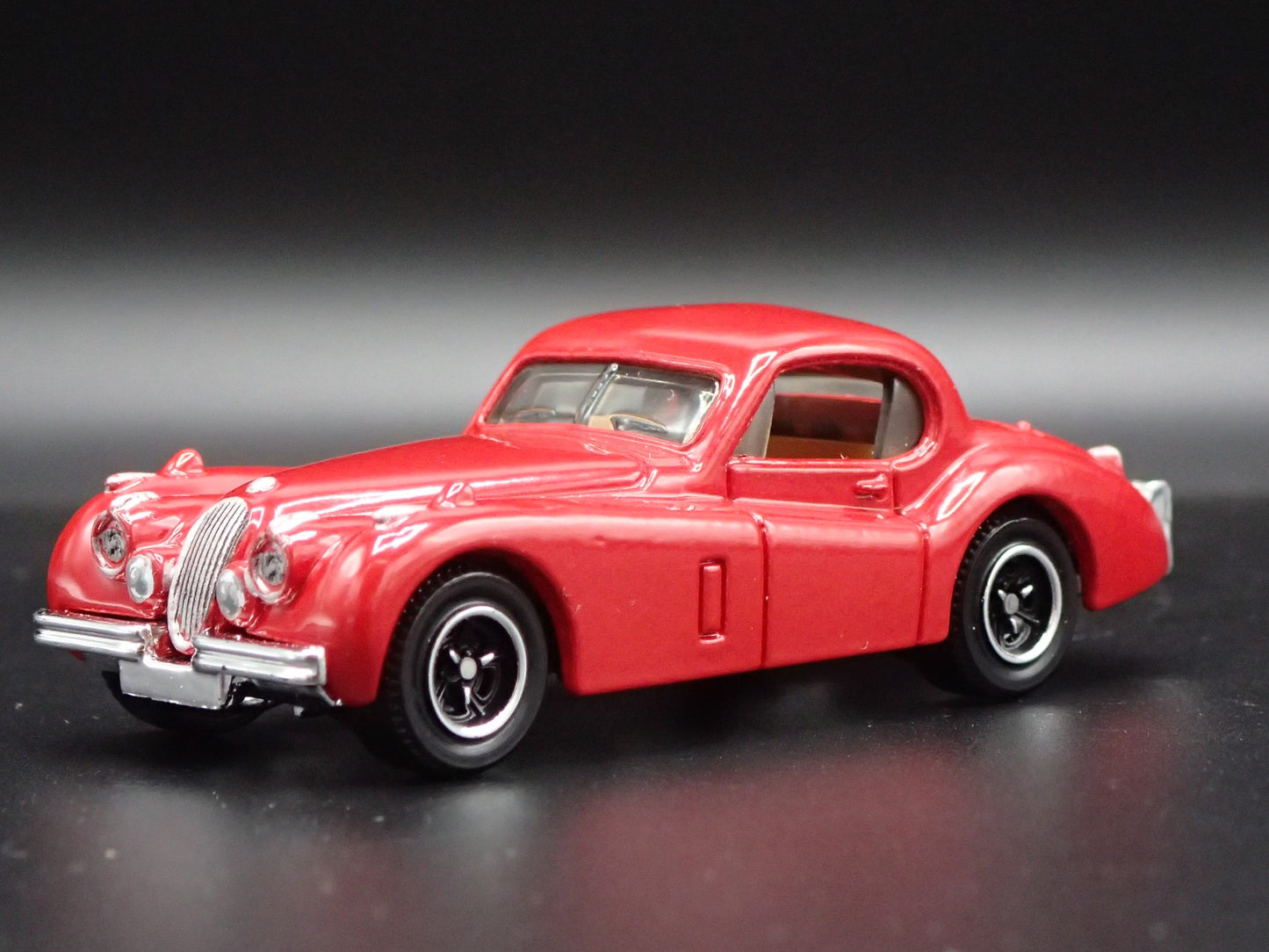 1948-1954 JAGUAR XK 120SE RED 1:64 SCALE COLLECTIBLE DIORAMA DIECAST MODEL CAR