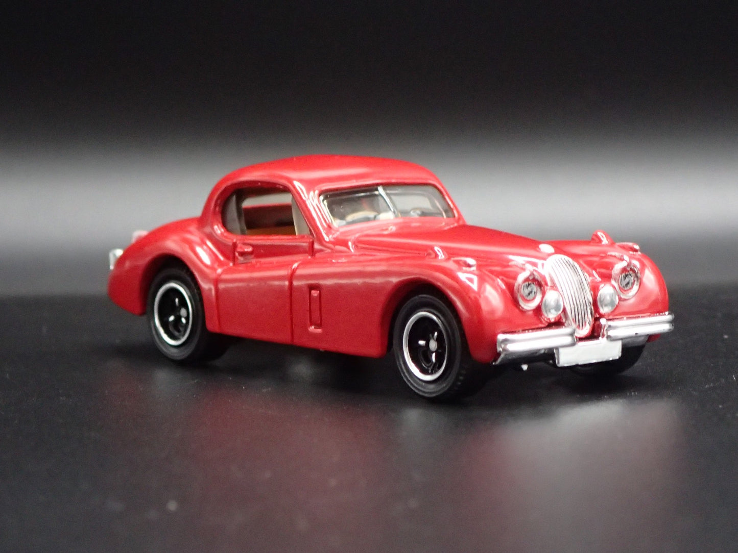 1948-1954 JAGUAR XK 120SE RED 1:64 SCALE COLLECTIBLE DIORAMA DIECAST MODEL CAR