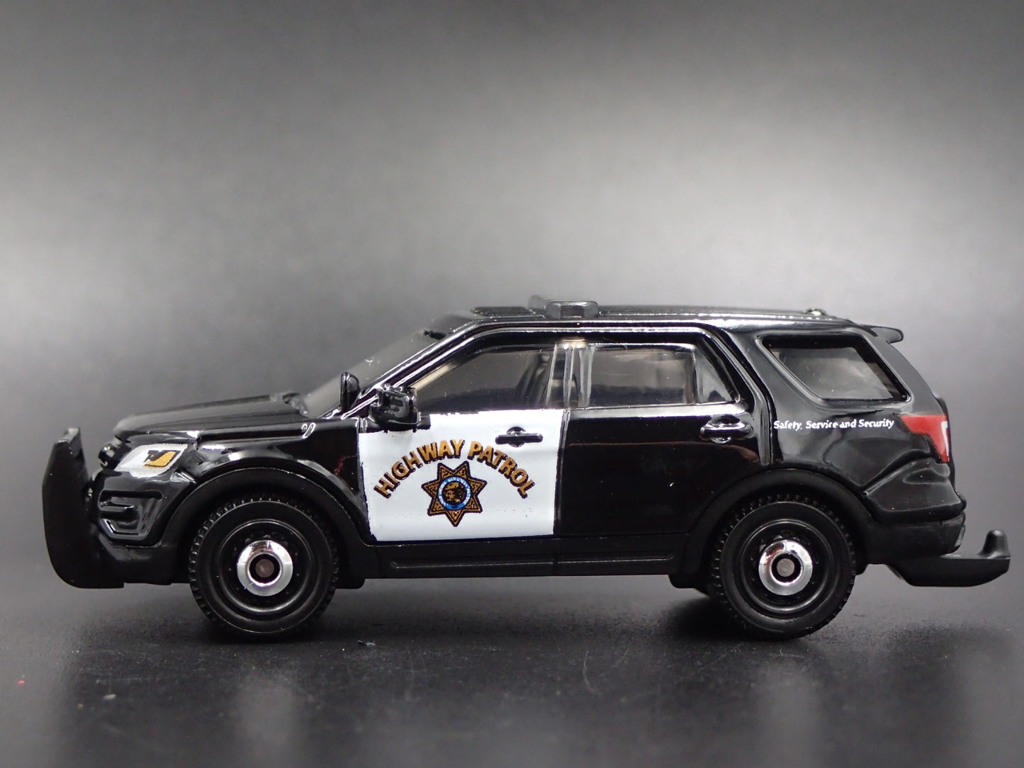 2016 FORD EXPLORER POLICE INTERCEPTOR UTILITY CHP 1:64 SCALE DIECAST MODEL CAR