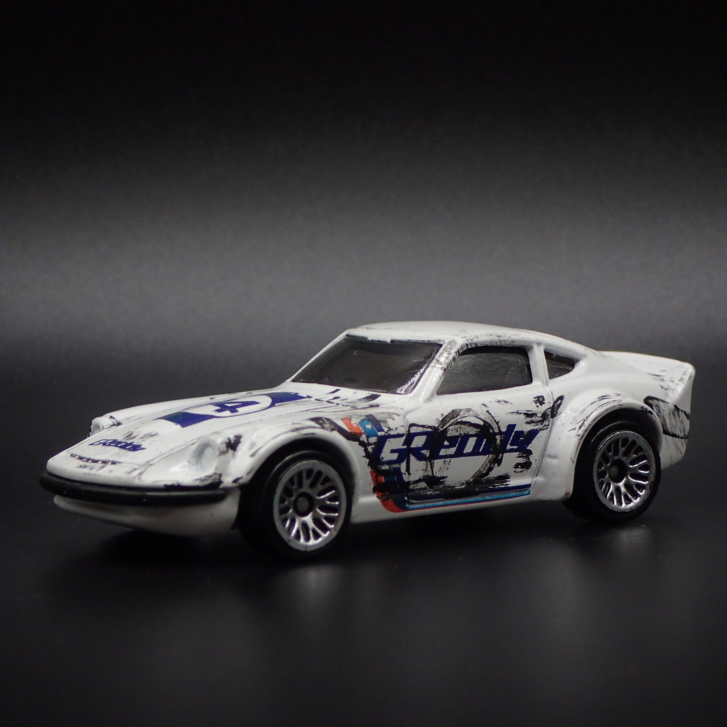 1970-1973 NISSAN FAIRLADY Z 240Z GREDDY RACE RUBBED 1/64 SCALE DIECAST MODEL CAR