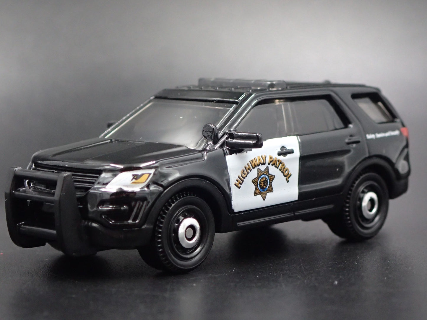 2016 FORD EXPLORER POLICE INTERCEPTOR UTILITY CHP 1:64 SCALE DIECAST MODEL CAR