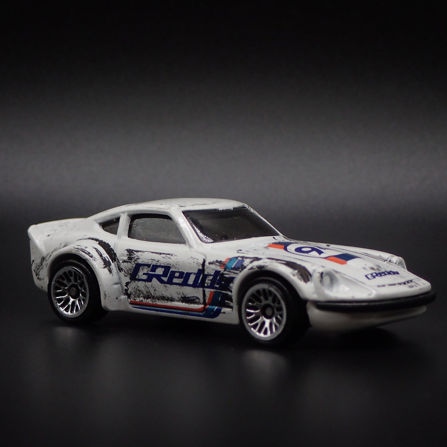 1970-1973 NISSAN FAIRLADY Z 240Z GREDDY RACE RUBBED 1/64 SCALE DIECAST MODEL CAR
