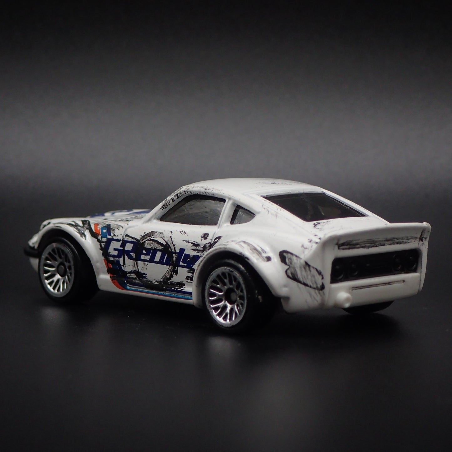 1970-1973 NISSAN FAIRLADY Z 240Z GREDDY RACE RUBBED 1/64 SCALE DIECAST MODEL CAR