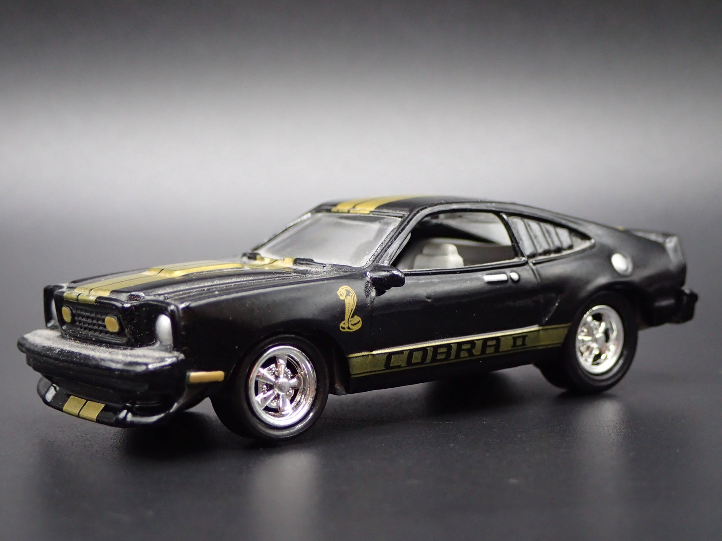 1976 76 FORD MUSTANG II KING COBRA II  1:64 SCALE COLLECTIBLE DIECAST MODEL CAR