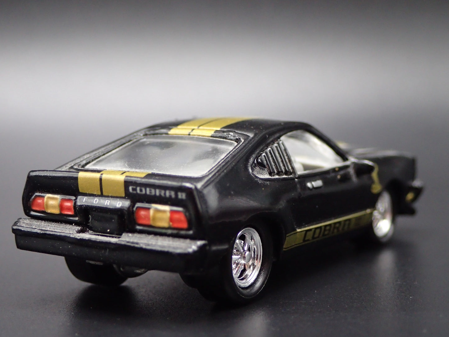 1976 76 FORD MUSTANG II KING COBRA II  1:64 SCALE COLLECTIBLE DIECAST MODEL CAR