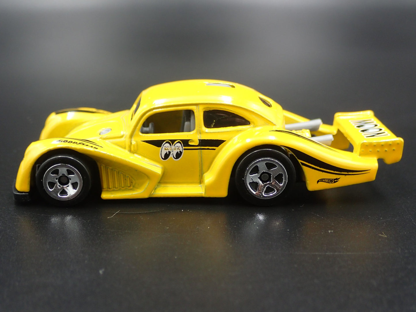 VW VOLKSWAGEN KAFER RACER BEETLE BUG MOONEYES RARE 1:64 SCALE DIECAST MODEL CAR