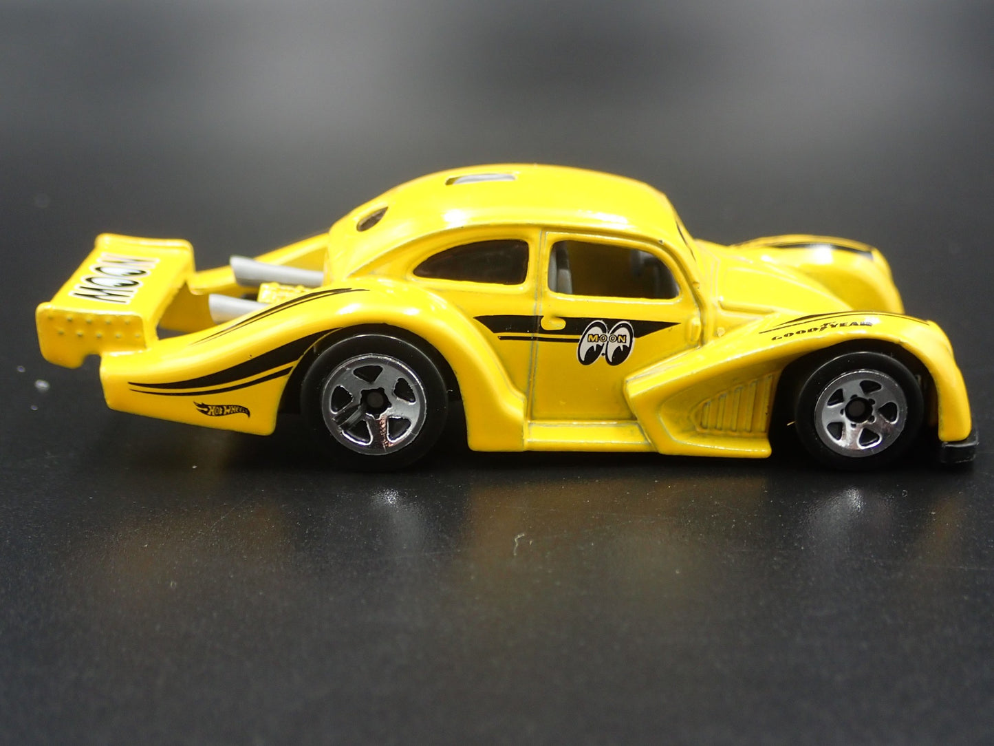 VW VOLKSWAGEN KAFER RACER BEETLE BUG MOONEYES RARE 1:64 SCALE DIECAST MODEL CAR
