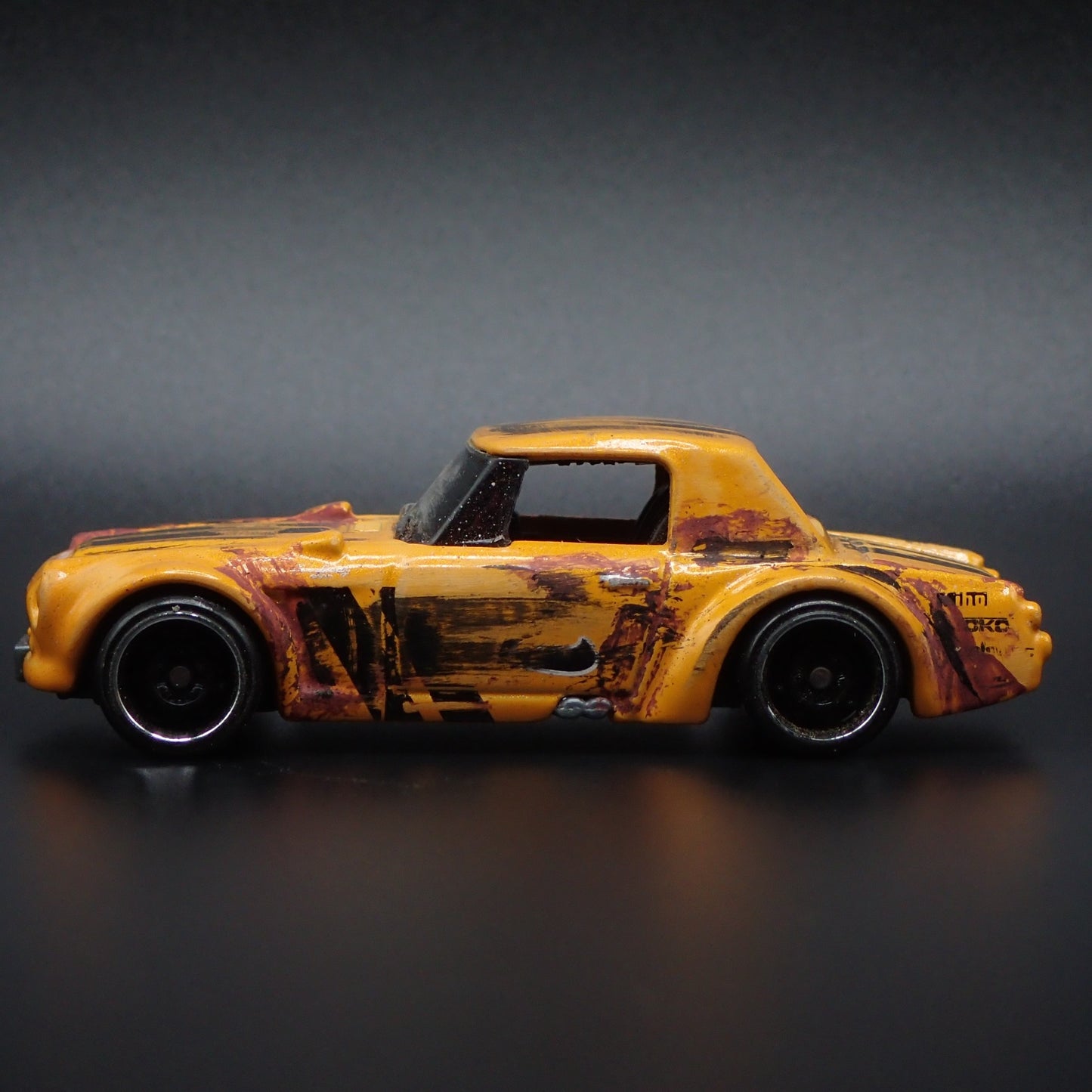 1967-1970 DATSUN FAIRLADY 2000 JUNKYARD ABANDONED 1:64 SCALE DIECAST MODEL CAR