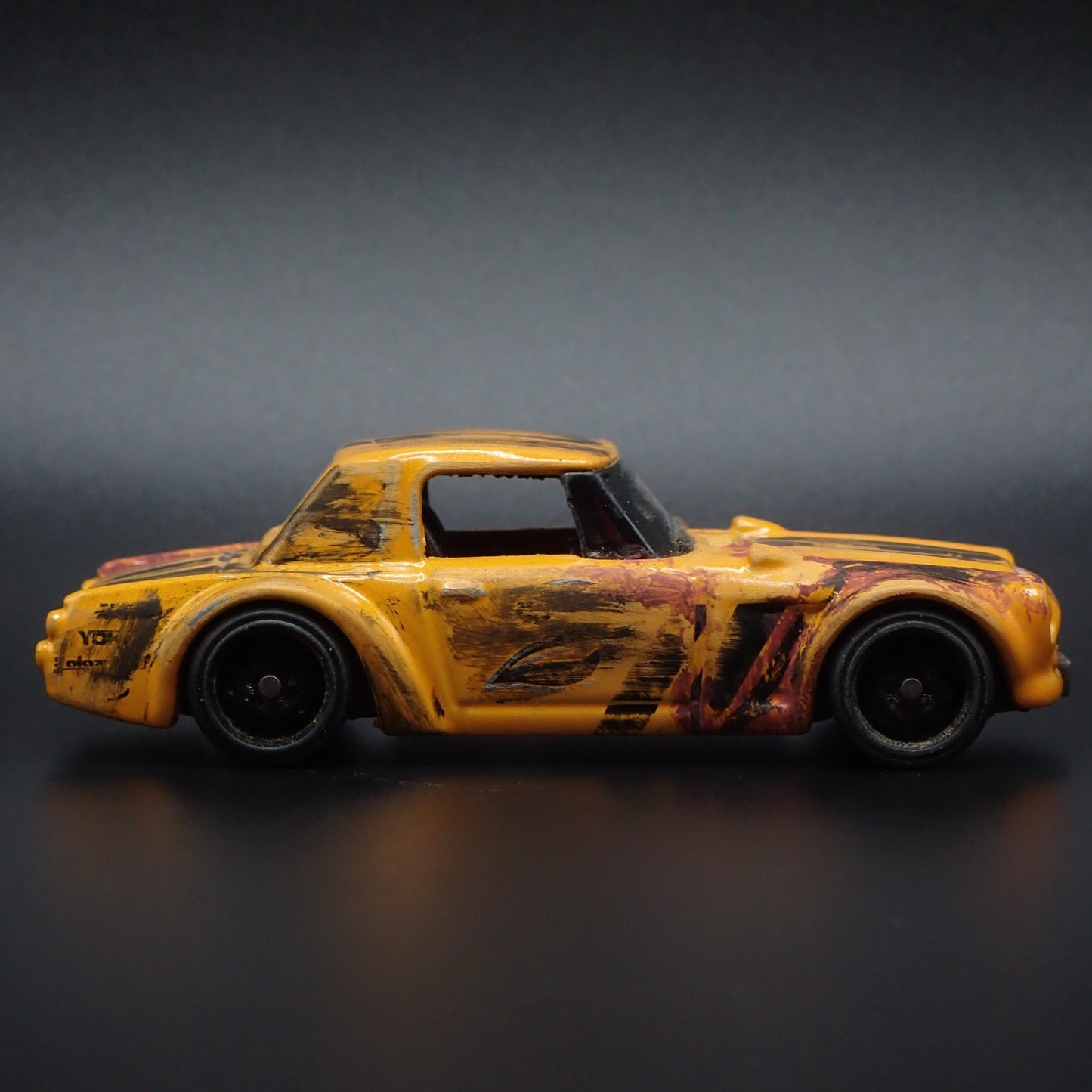 1967-1970 DATSUN FAIRLADY 2000 JUNKYARD ABANDONED 1:64 SCALE DIECAST MODEL CAR