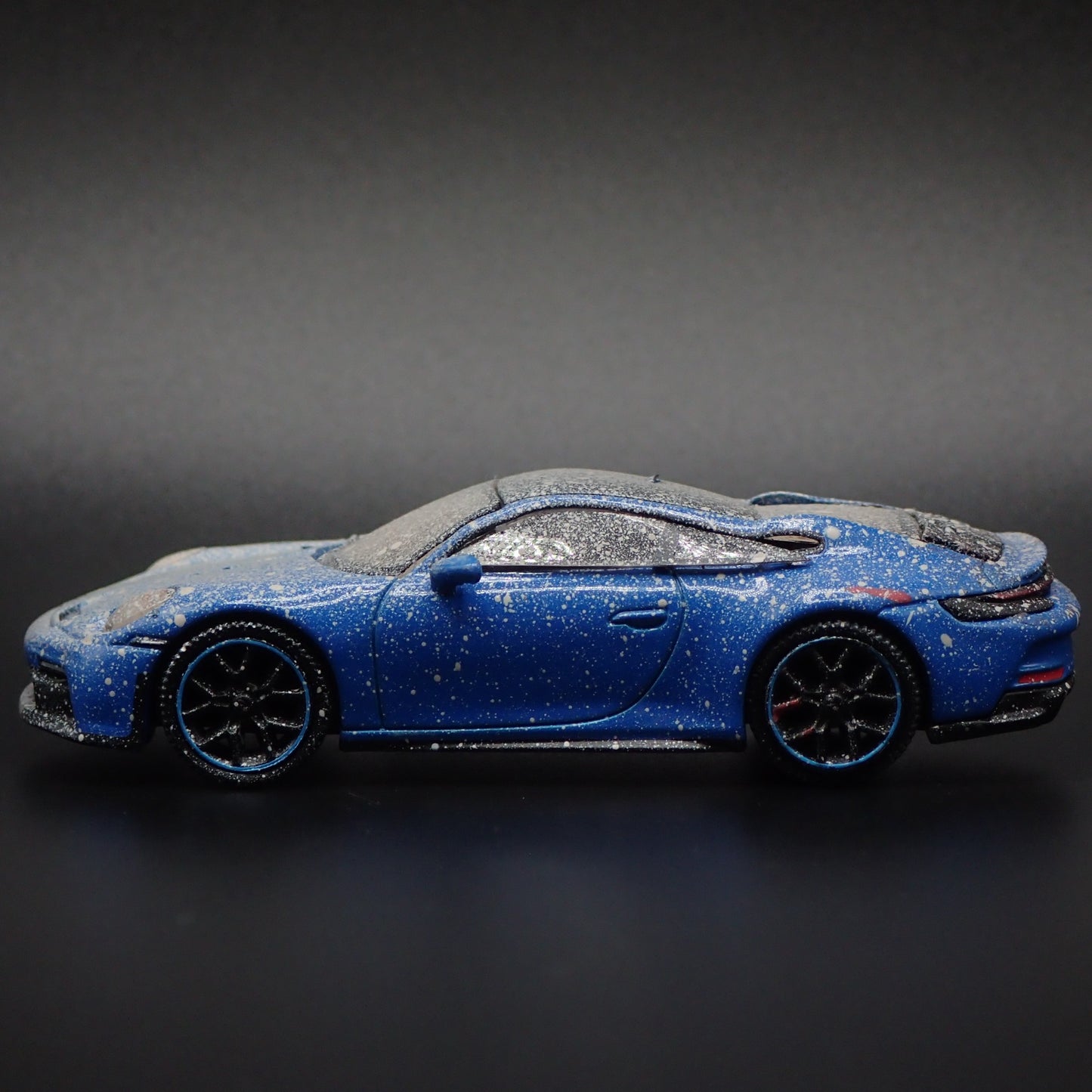 2018-2025 PORSCHE 911 GT3 ROLLOVER JUNKYARD 1:64 SCALE DIORAMA DIECAST MODEL CAR