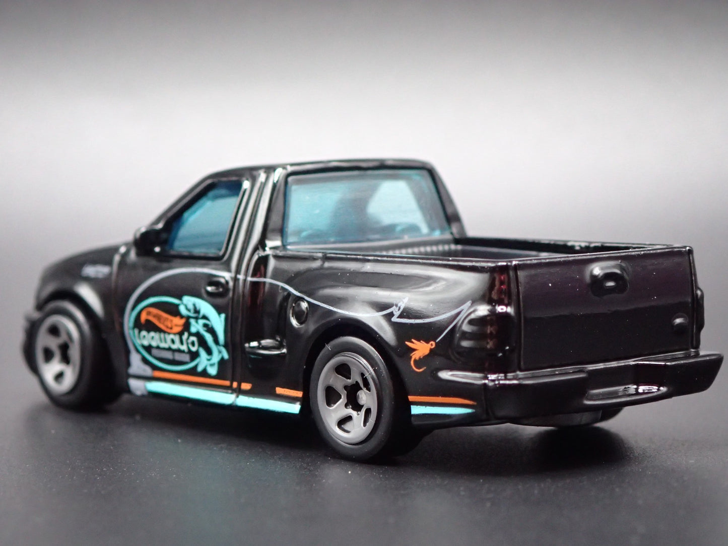 1999-2004 FORD SVT F150 LIGHTNING PICKUP TRUCK BLK 1:64 SCALE DIECAST MODEL CAR