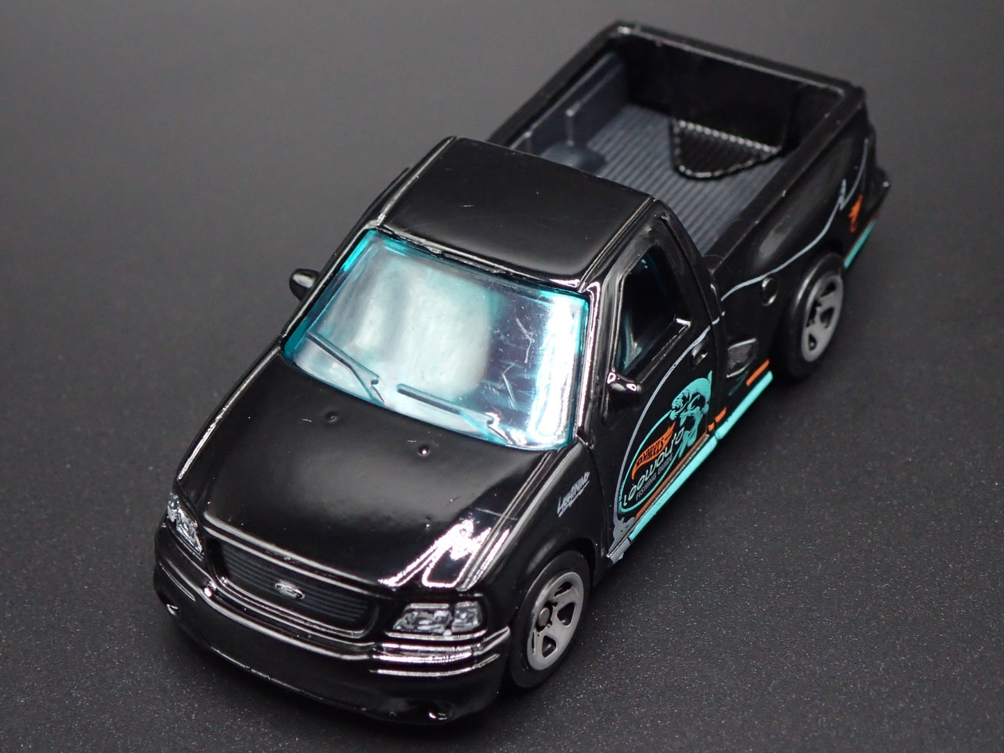 1999-2004 FORD SVT F150 LIGHTNING PICKUP TRUCK BLK 1:64 SCALE DIECAST MODEL CAR