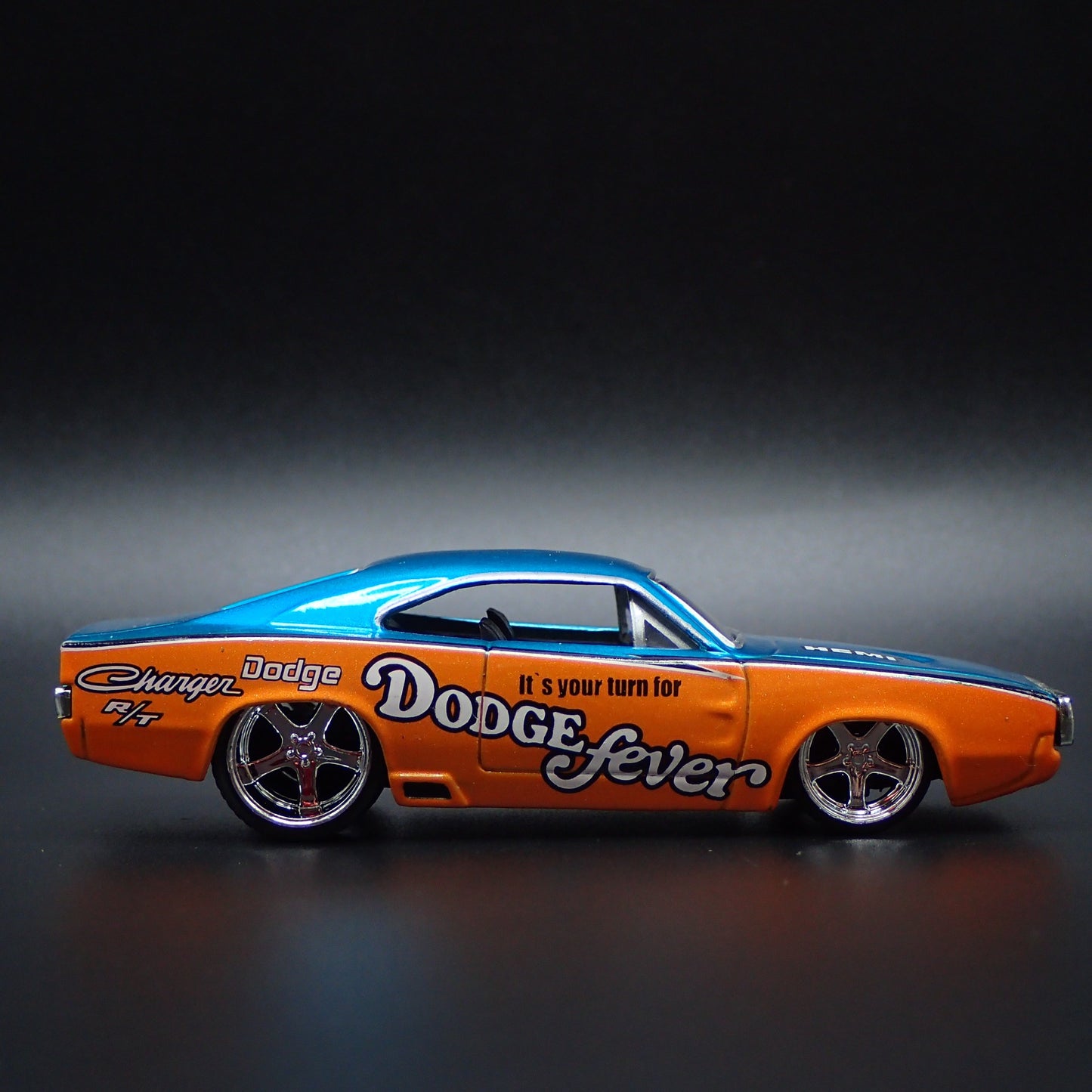 1970 70 DODGE CHARGER RT DODGE FEVER NHRA 1:64 SCALE DIORAMA DIECAST MODEL CAR