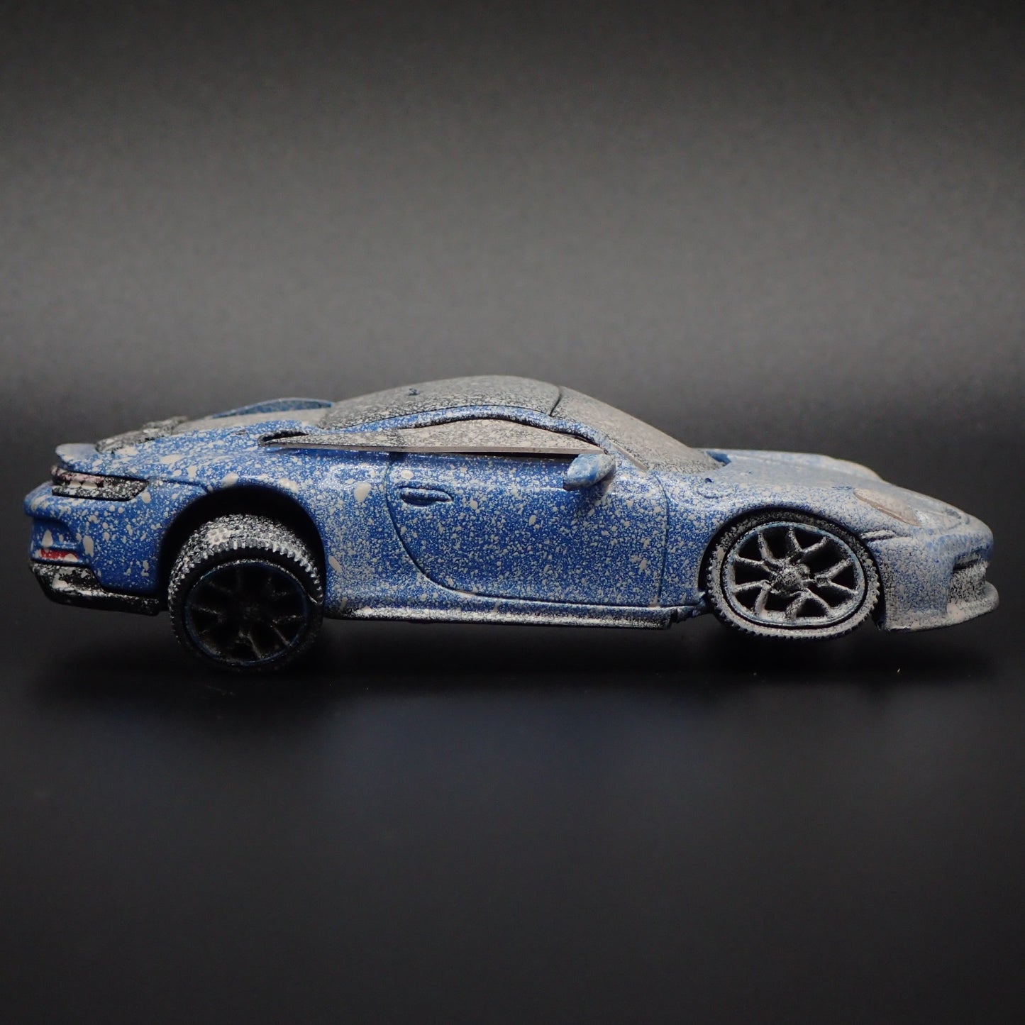 2018-2025 PORSCHE 911 GT3 ROLLOVER JUNKYARD 1:64 SCALE DIORAMA DIECAST MODEL CAR