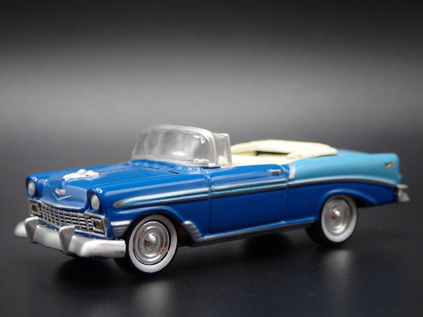 1956 56 CHEVY CHEVROLET BEL AIR CONVERTIBLE 1:64 SCALE DIORAMA DIECAST MODEL CAR