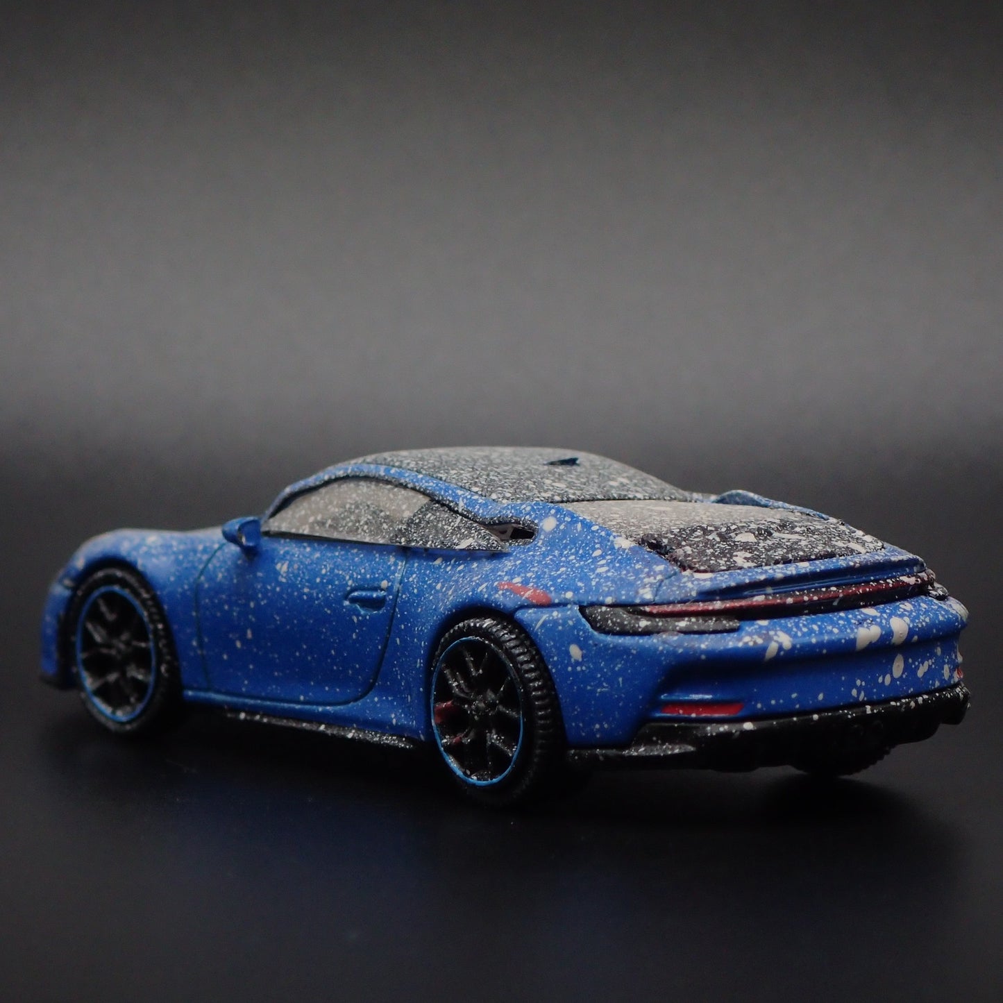 2018-2025 PORSCHE 911 GT3 ROLLOVER JUNKYARD 1:64 SCALE DIORAMA DIECAST MODEL CAR