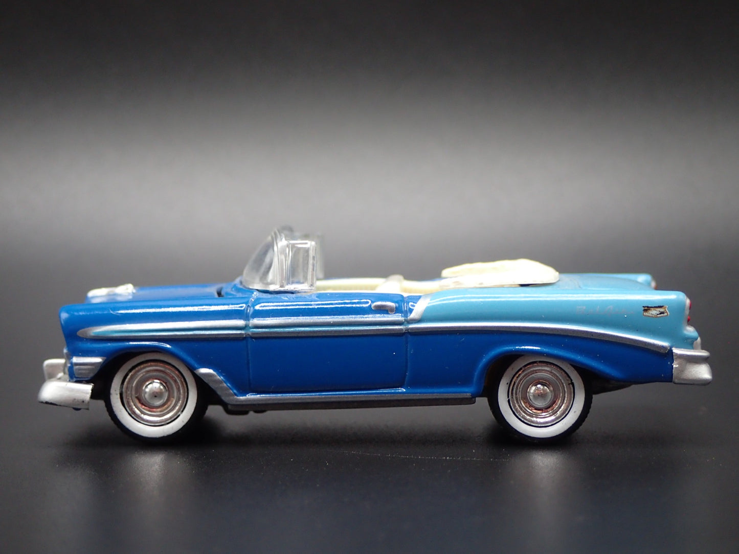 1956 56 CHEVY CHEVROLET BEL AIR CONVERTIBLE 1:64 SCALE DIORAMA DIECAST MODEL CAR