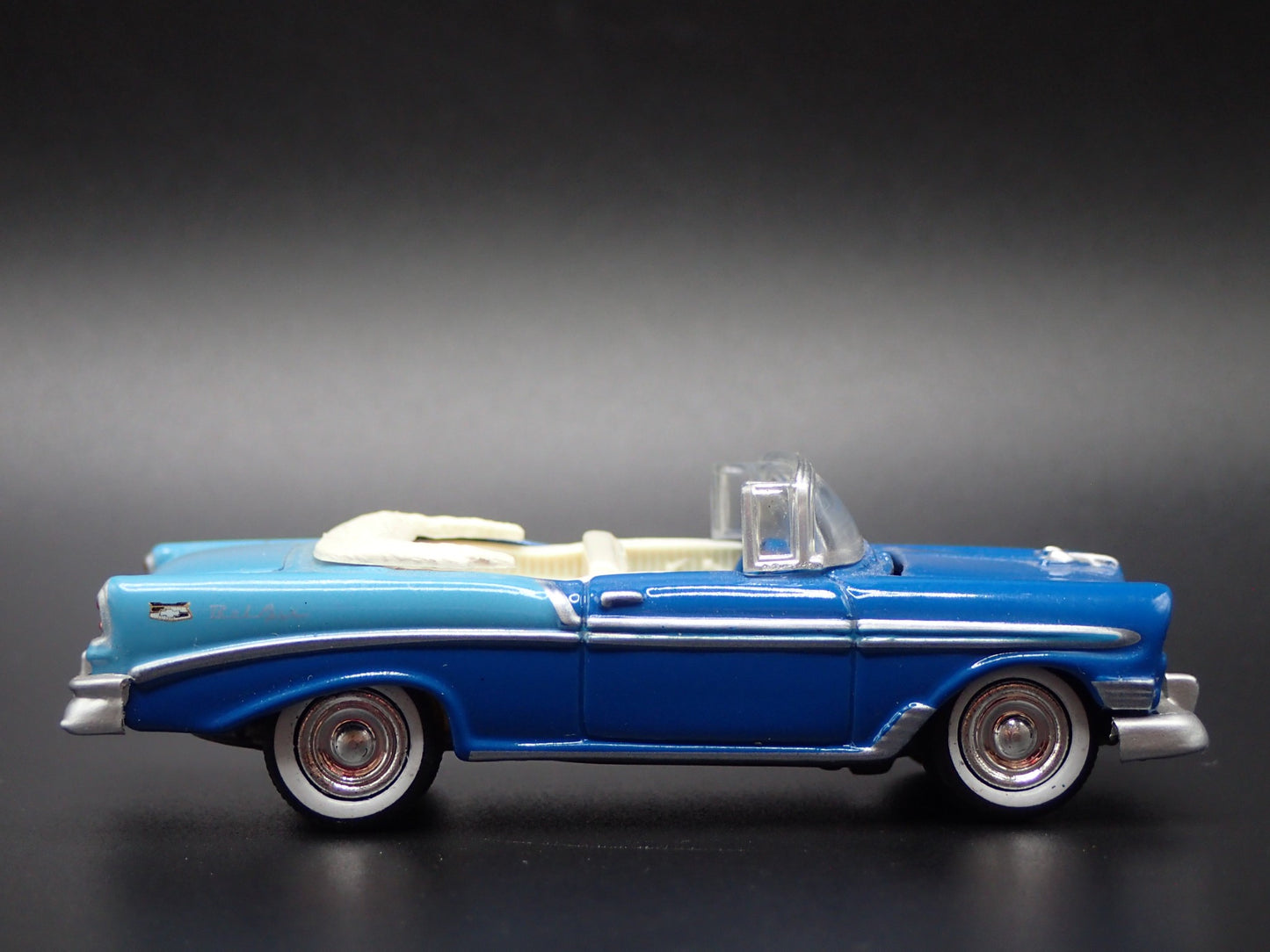 1956 56 CHEVY CHEVROLET BEL AIR CONVERTIBLE 1:64 SCALE DIORAMA DIECAST MODEL CAR