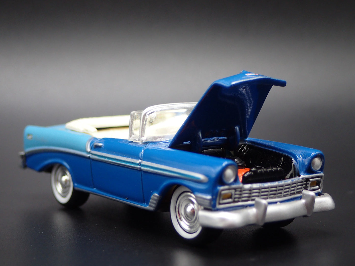 1956 56 CHEVY CHEVROLET BEL AIR CONVERTIBLE 1:64 SCALE DIORAMA DIECAST MODEL CAR