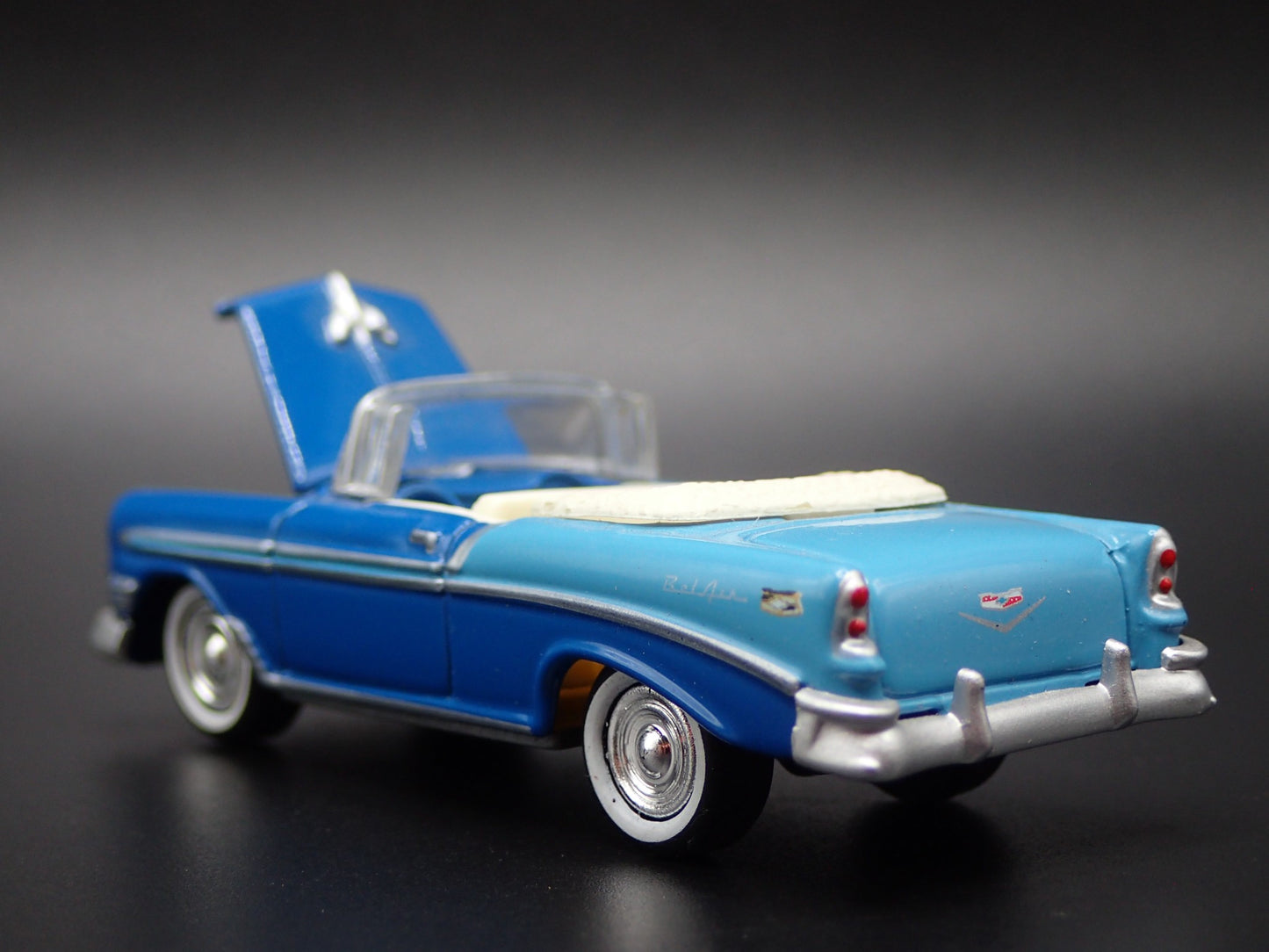 1956 56 CHEVY CHEVROLET BEL AIR CONVERTIBLE 1:64 SCALE DIORAMA DIECAST MODEL CAR