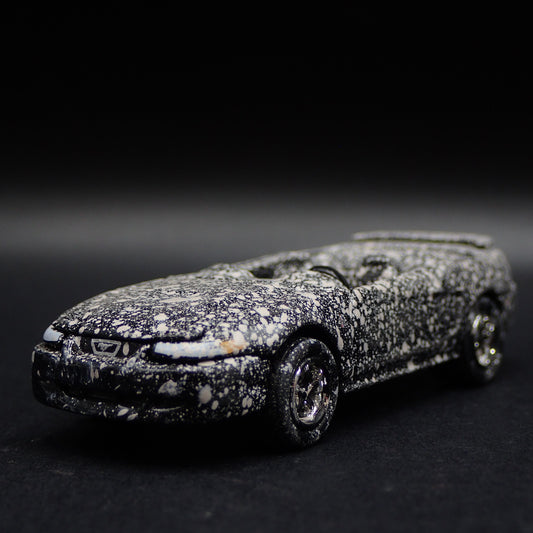 1999-2004 FORD MUSTANG GT CONVERTIBLE BARN FIND 1:64 SCALE DIECAST MODEL CAR