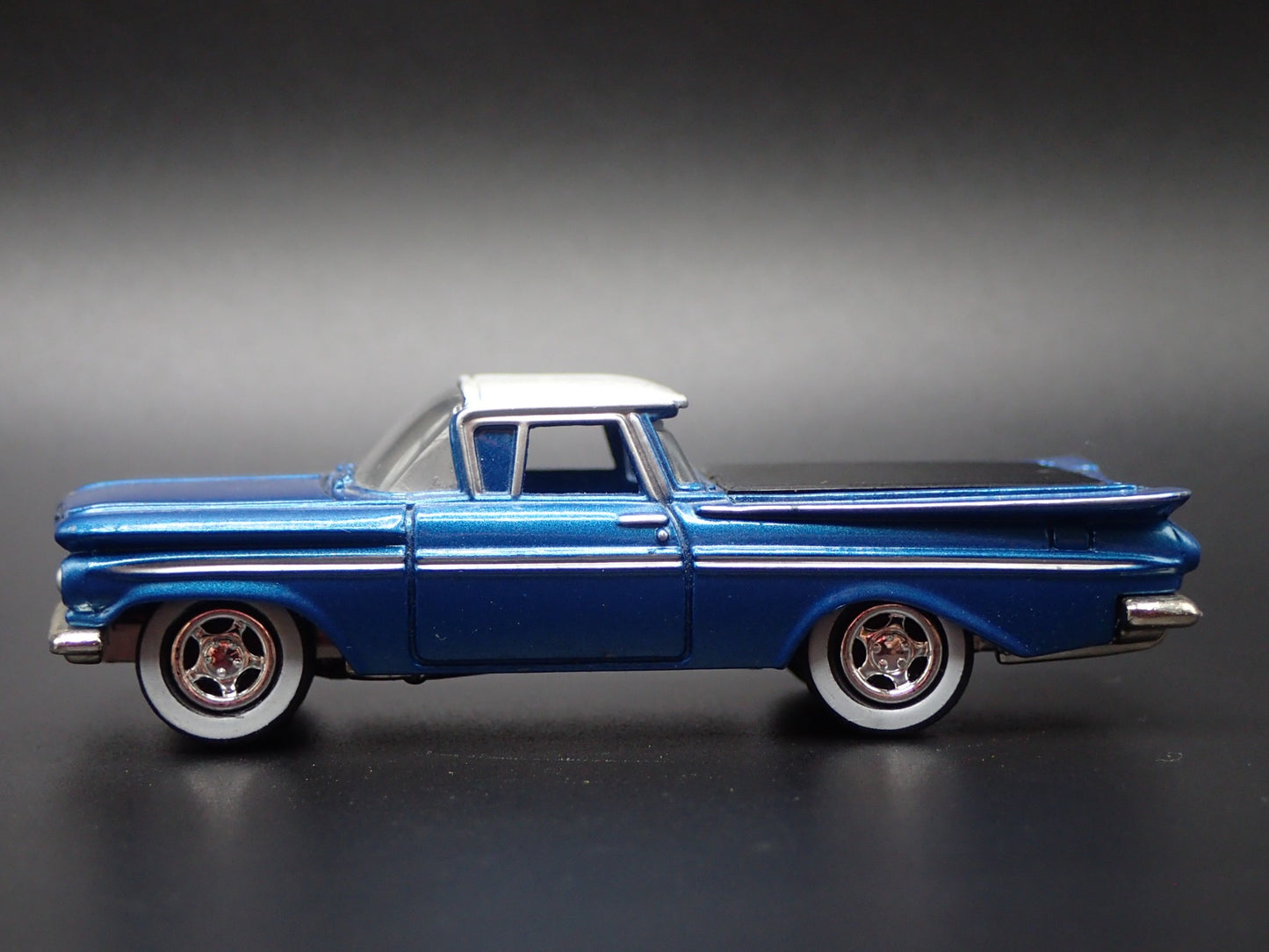 1959 59 CHEVY CHEVROLET EL CAMINO BLUE 1/64 SCALE COLLECTIBLE DIECAST MODEL CAR