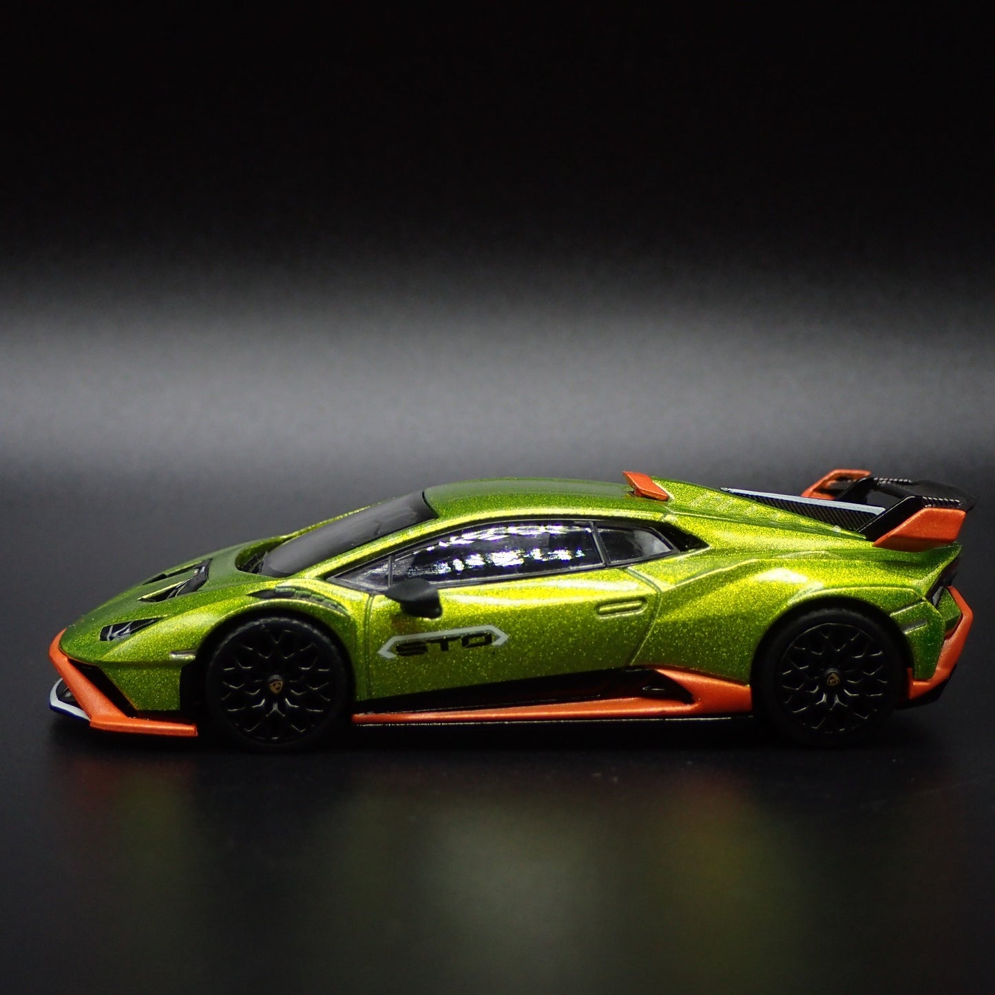 2019-2024 LAMBORGHINI HURACAN STO COUPE SUPER CAR 1:64 SCALE DIECAST MODEL CAR