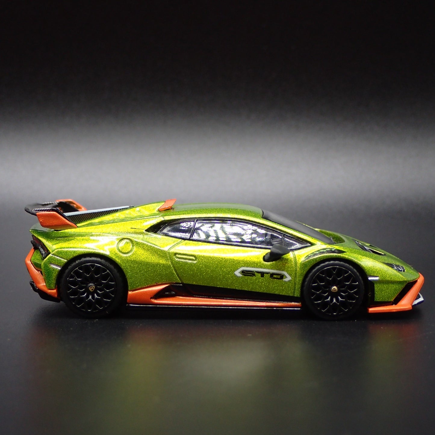 2019-2024 LAMBORGHINI HURACAN STO COUPE SUPER CAR 1:64 SCALE DIECAST MODEL CAR