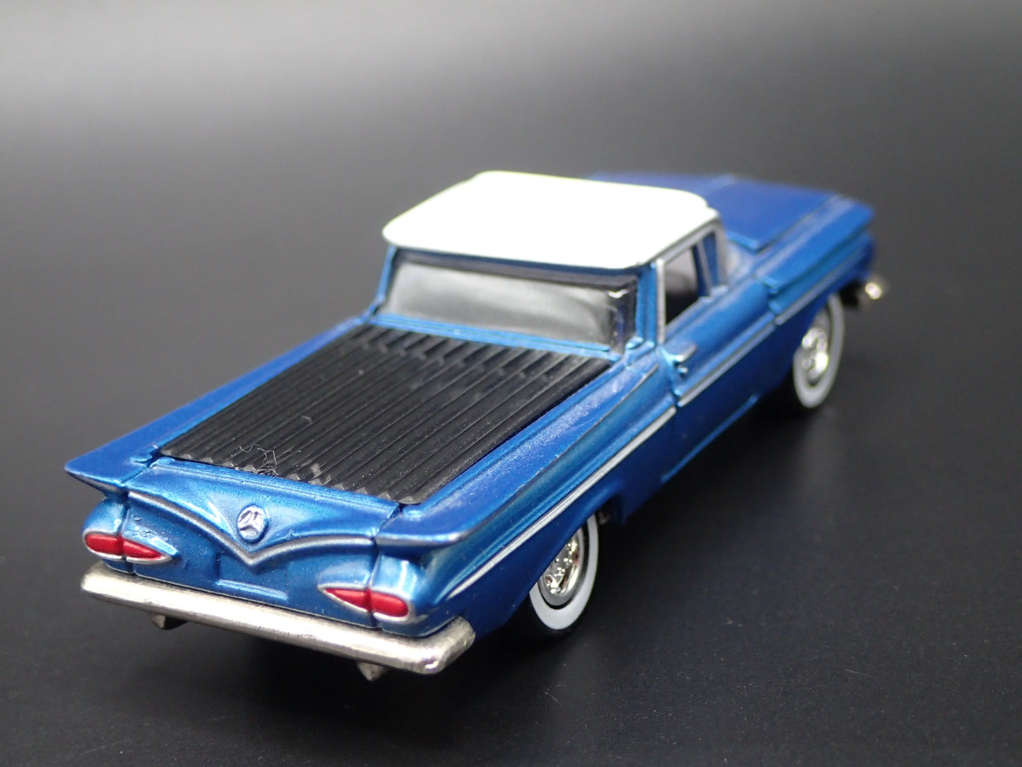 1959 59 CHEVY CHEVROLET EL CAMINO BLUE 1/64 SCALE COLLECTIBLE DIECAST MODEL CAR