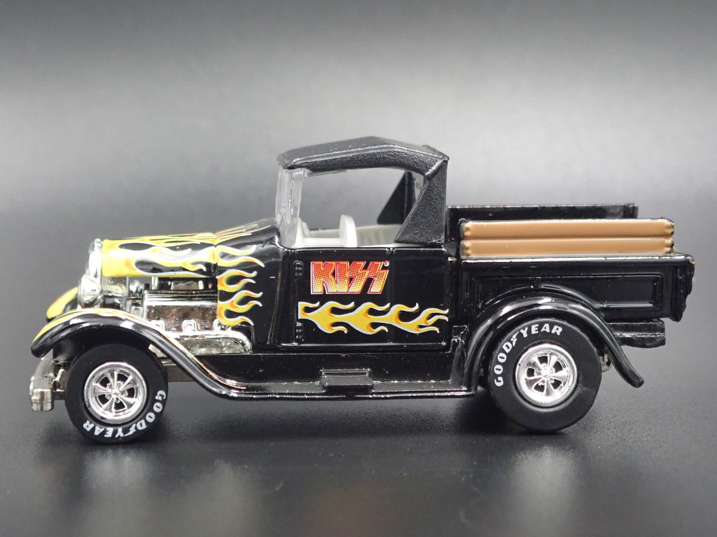 1929 29 FORD MODEL A PICKUP TRUCK KISS 1:64 SCALE DIORAMA DIECAST MODEL CAR
