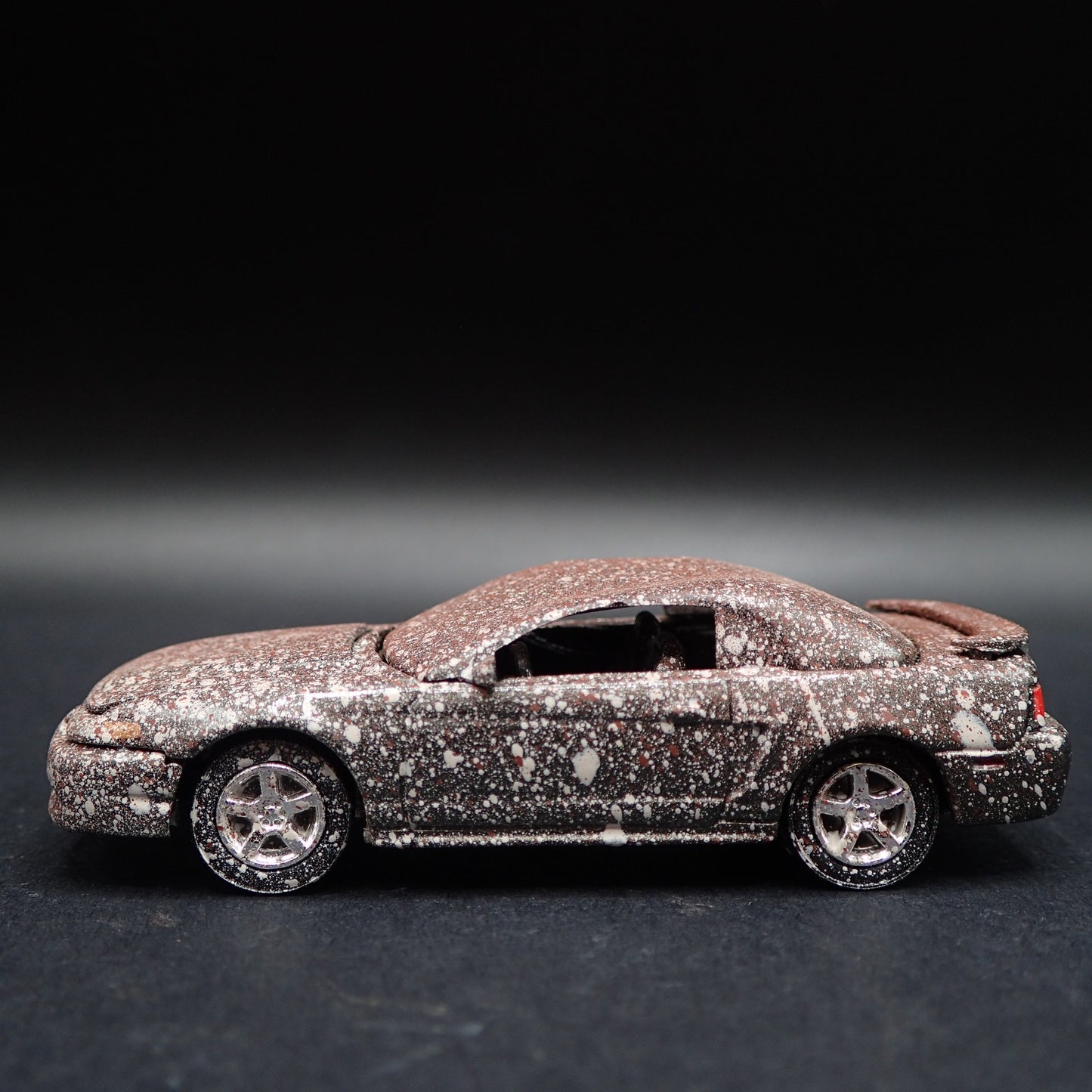 1999-2004 FORD MUSTANG GT BRTC BARN FIND 1:64 SCALE DIORAMA DIECAST MODEL CAR