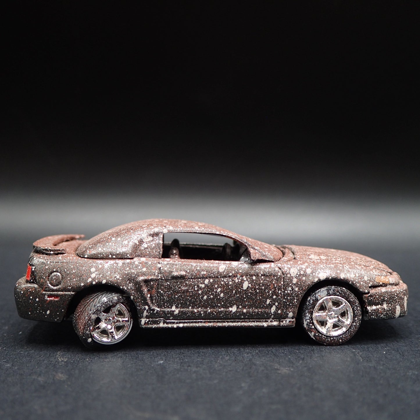 1999-2004 FORD MUSTANG GT BRTC BARN FIND 1:64 SCALE DIORAMA DIECAST MODEL CAR