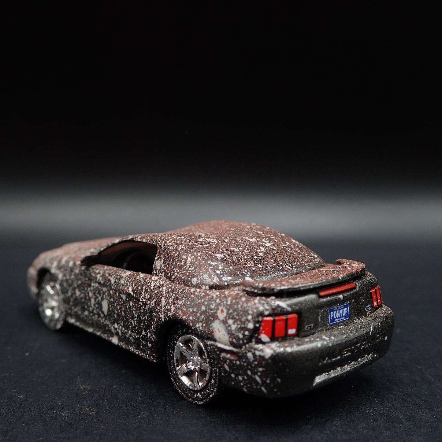 1999-2004 FORD MUSTANG GT BRTC BARN FIND 1:64 SCALE DIORAMA DIECAST MODEL CAR
