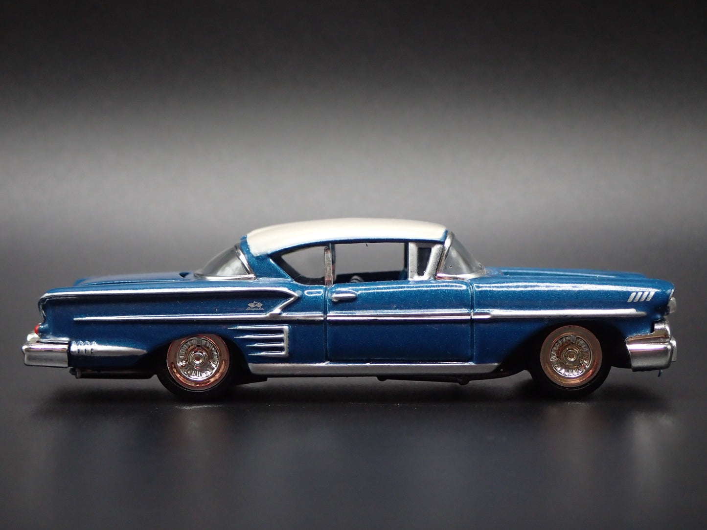 1958 58 CHEVY CHEVROLET IMPALA. 1:64 SCALE COLLECTIBLE DIORAMA DIECAST MODEL CAR