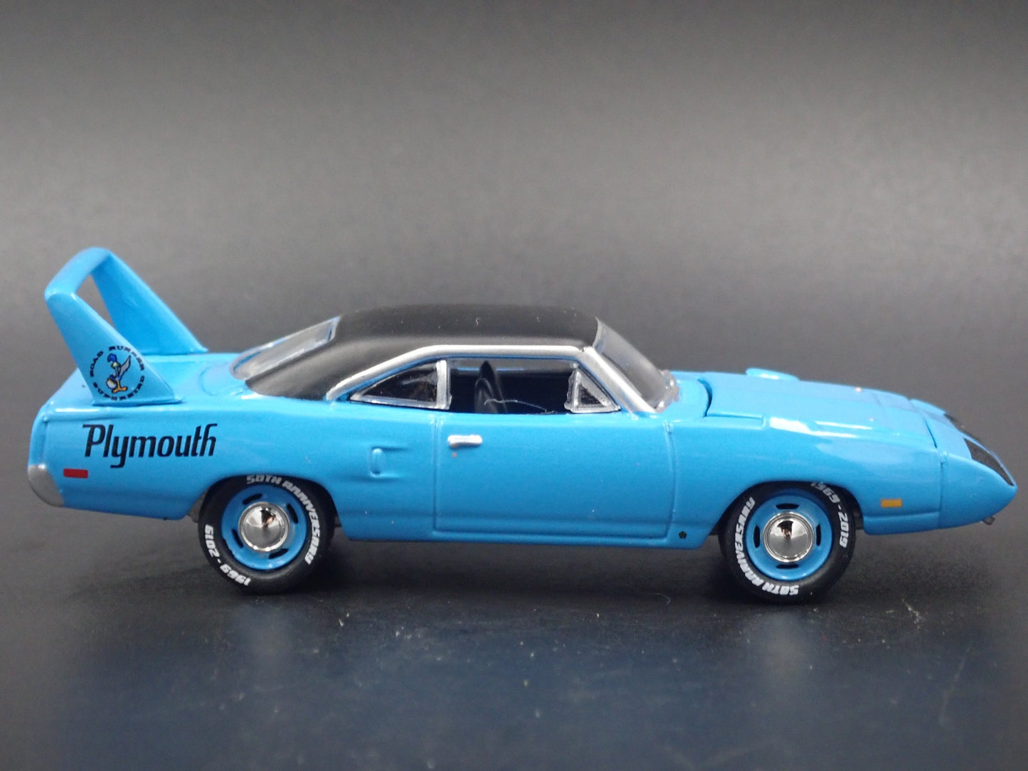 1970 70 PLYMOUTH SUPERBIRD BLUE 1:64 SCALE COLLECTIBLE DIORAMA DIECAST MODEL CAR