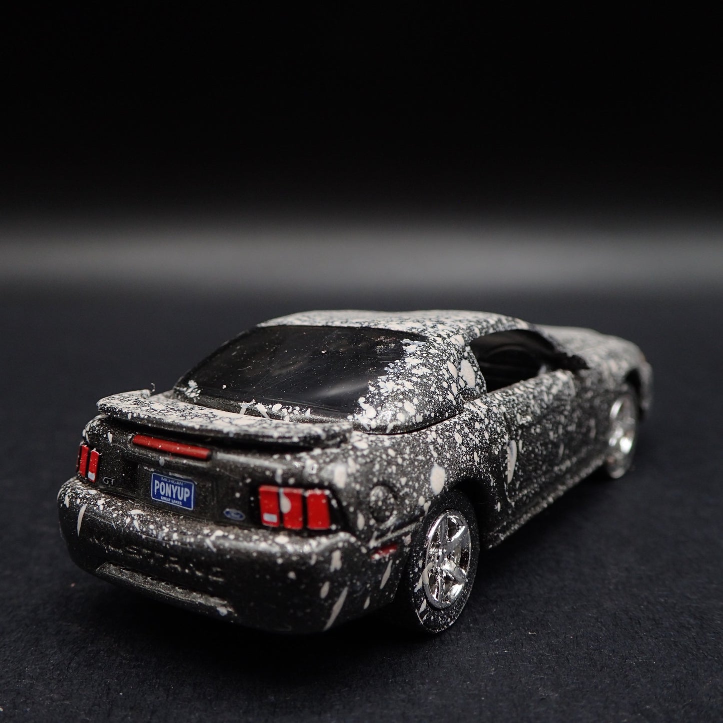 1999-2004 FORD MUSTANG GT BRTC BARN FIND 1:64 SCALE DIORAMA DIECAST MODEL CAR