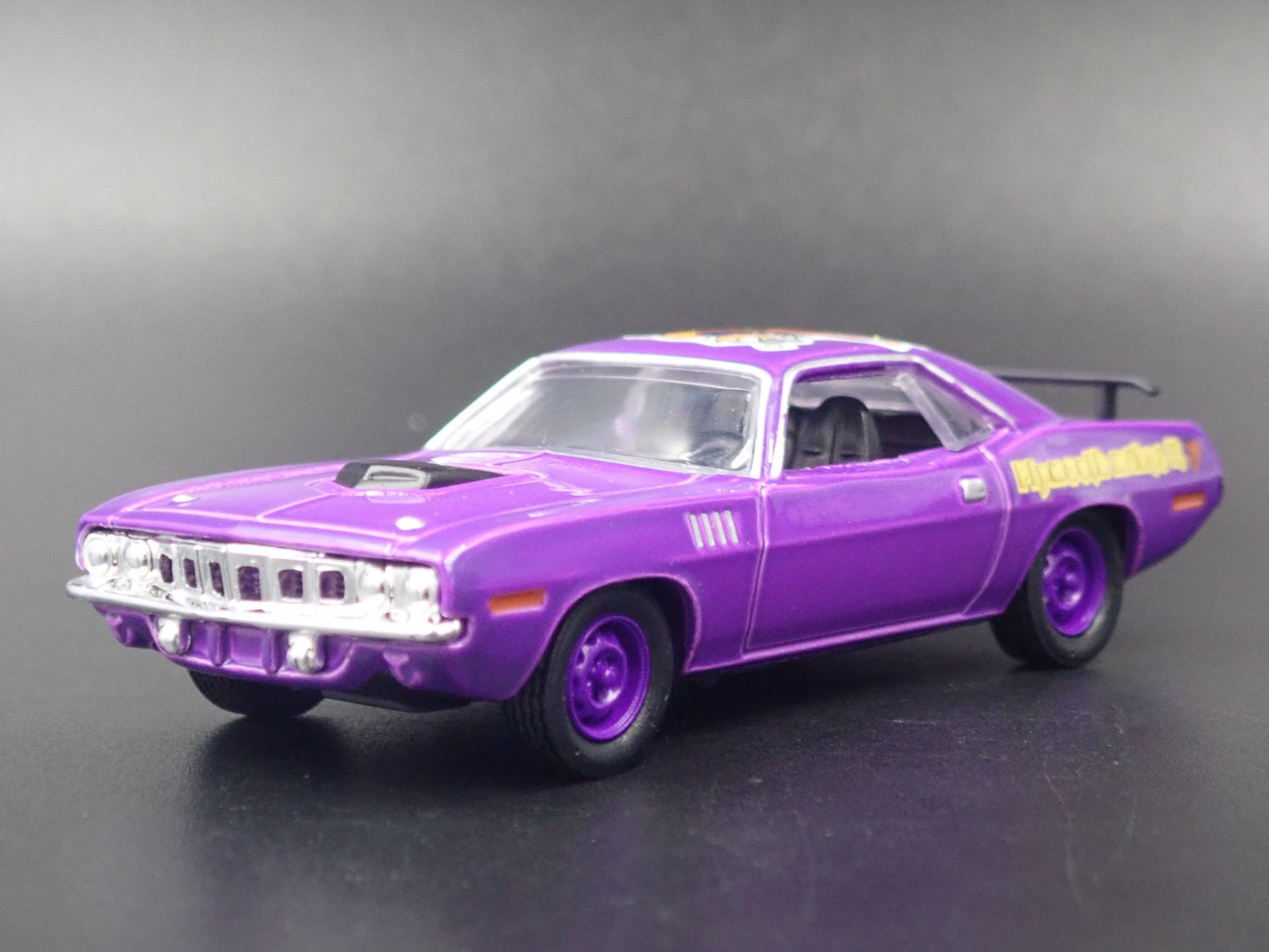 1971 71 PLYMOUTH HEMI CUDA RARE 1:64 SCALE COLLECTIBLE DIORAMA DIECAST MODEL CAR