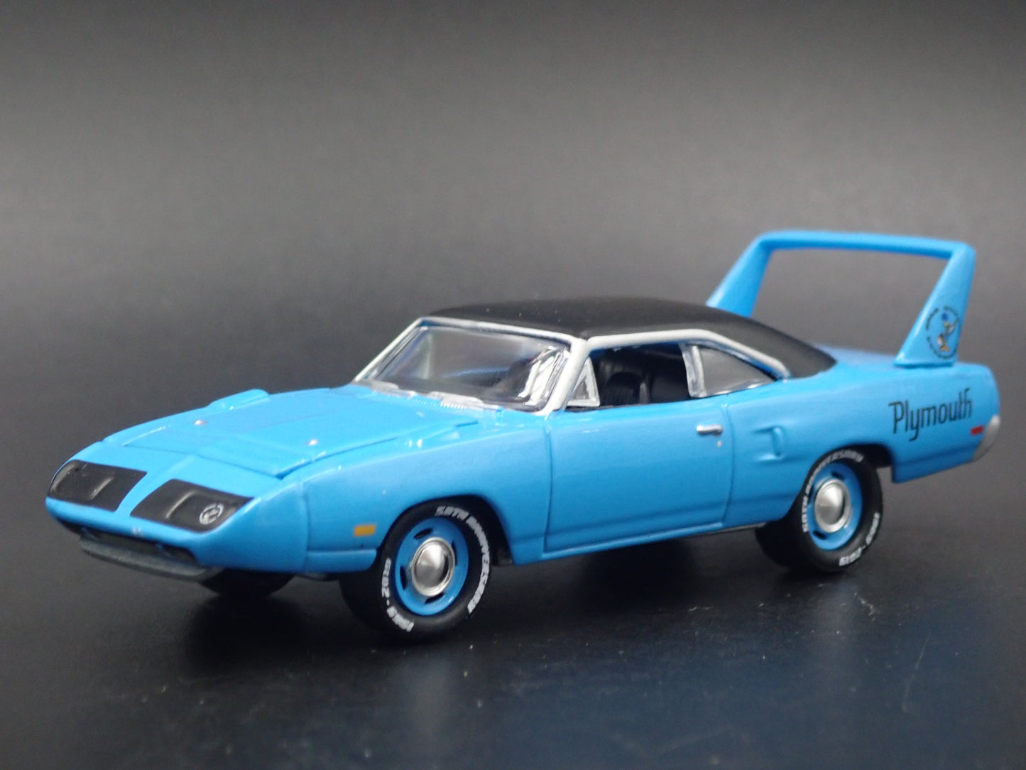 1970 70 PLYMOUTH SUPERBIRD BLUE 1:64 SCALE COLLECTIBLE DIORAMA DIECAST MODEL CAR