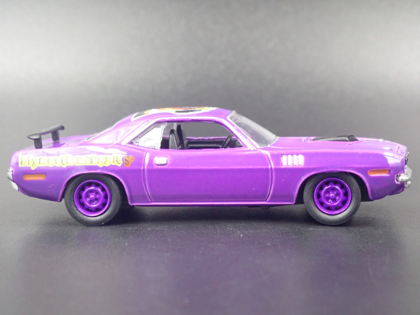 1971 71 PLYMOUTH HEMI CUDA RARE 1:64 SCALE COLLECTIBLE DIORAMA DIECAST MODEL CAR